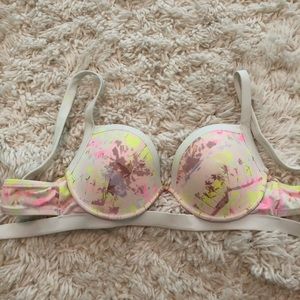 Victoria’s Secret bikini top